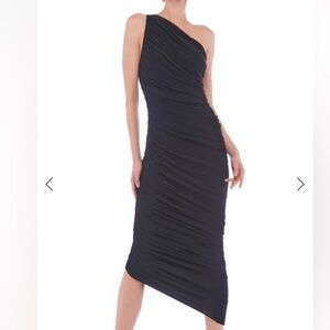Norma Kamali Diana Dress in black